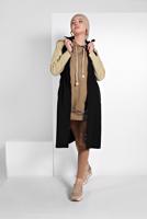 Tesettür giyim SİYAH İKİ RENKLİ BELDEN BÜZGÜLÜ KAPÜŞONLU TRENÇKOT 7775