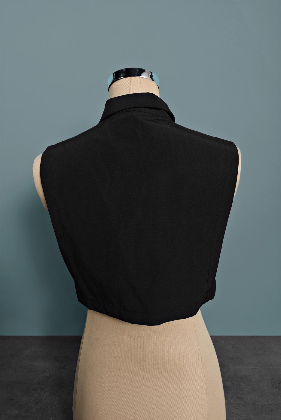 Tesettür giyim SİYAH ALVİNA  SİVRİ YAKA DÜĞMELİ BLUZ  YAKALIK 4406 