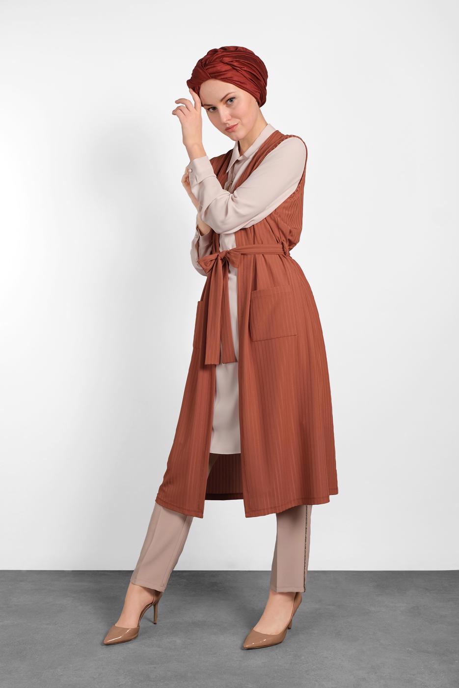 Vêtements hijab BRUN ALVINA GILET CÔTELÉ AVEC CEINTURE  4182  