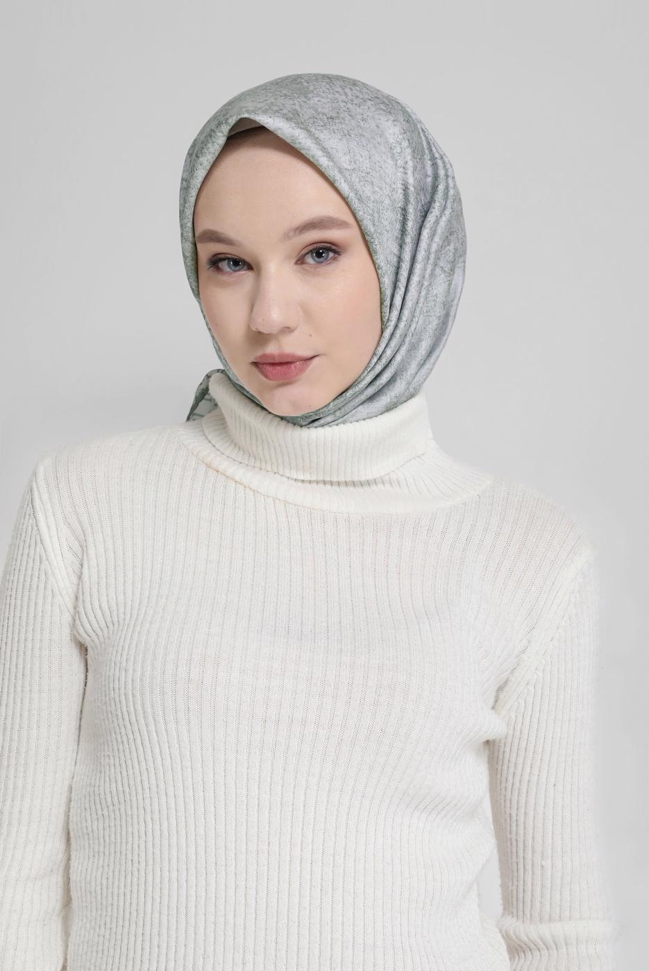 Tesettür giyim GÜMÜŞ ALVİNA DİJİTAL TWİLL EŞARP 5381 