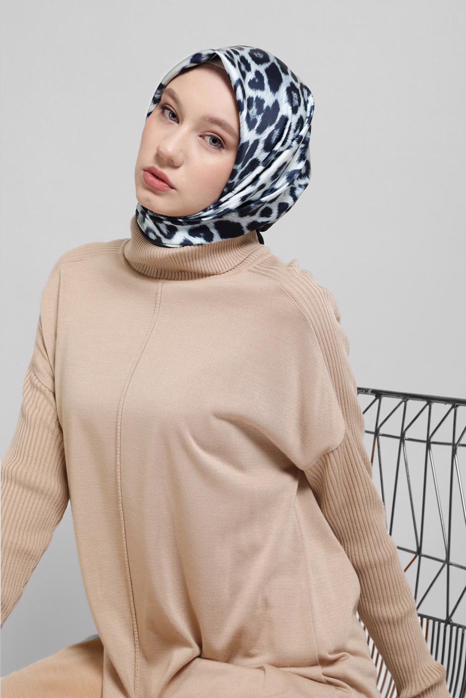 Vêtements hijab BLEU MARINE ÉCHARPE À MOTIF LÉOPARD NUMÉRIQUE ALVİNA 8032