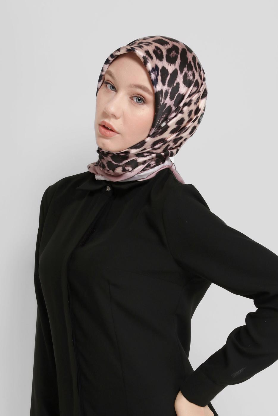 Vêtements hijab POUDRE ÉCHARPE À MOTIF LÉOPARD NUMÉRIQUE ALVİNA 8032