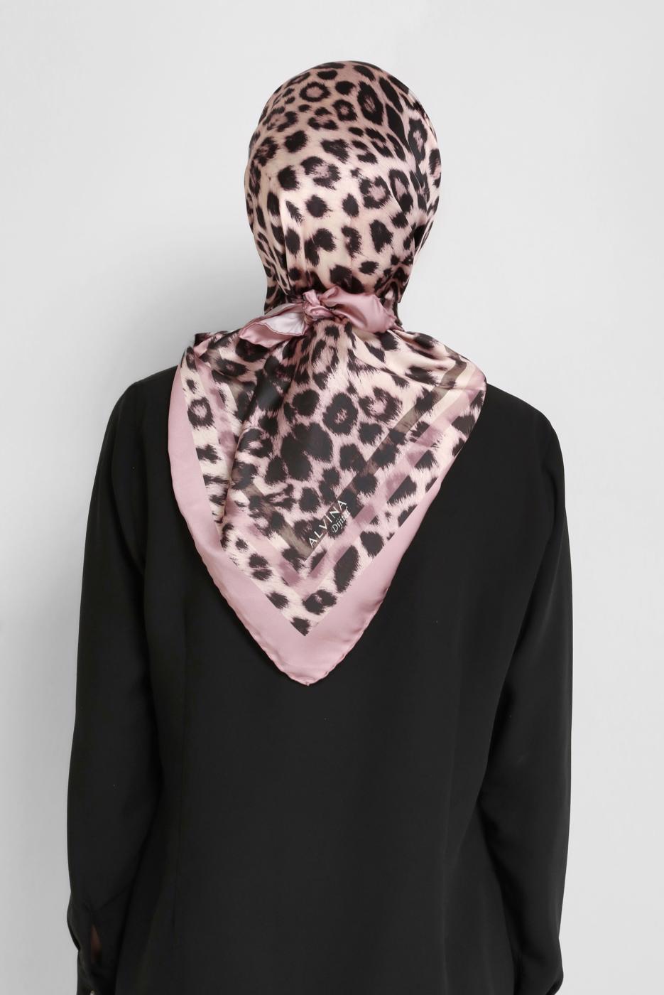 Vêtements hijab POUDRE ÉCHARPE À MOTIF LÉOPARD NUMÉRIQUE ALVİNA 8032