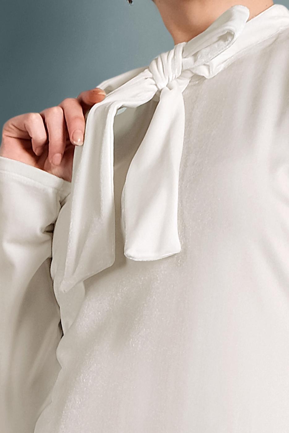 Tesettür giyim KREM ALVİNA YAKASI BAĞLI KADİFE  BLUZ 40404