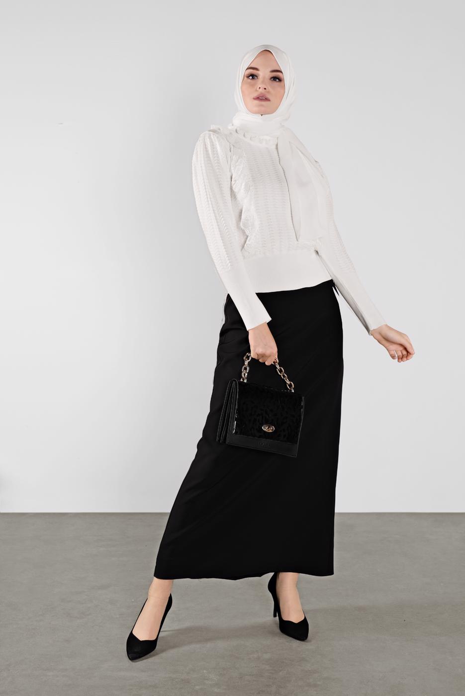 Tesettür giyim KREM YAKASI VE ÖNÜ FIRFIRLI TRİKO KAZAK 46341