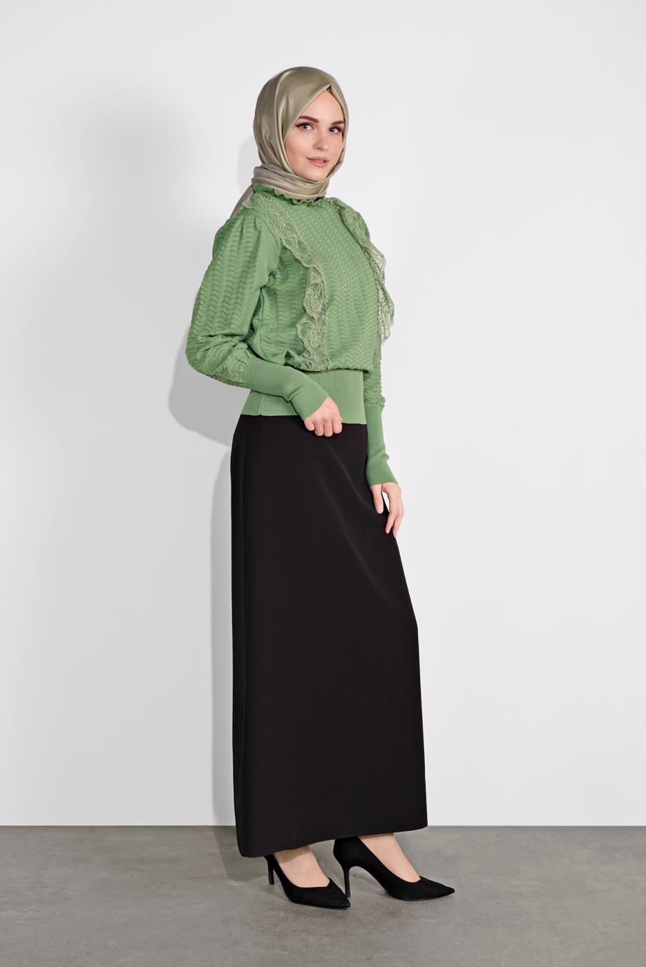 Tesettür giyim YEŞİL YAKASI VE ÖNÜ FIRFIRLI TRİKO KAZAK 46341