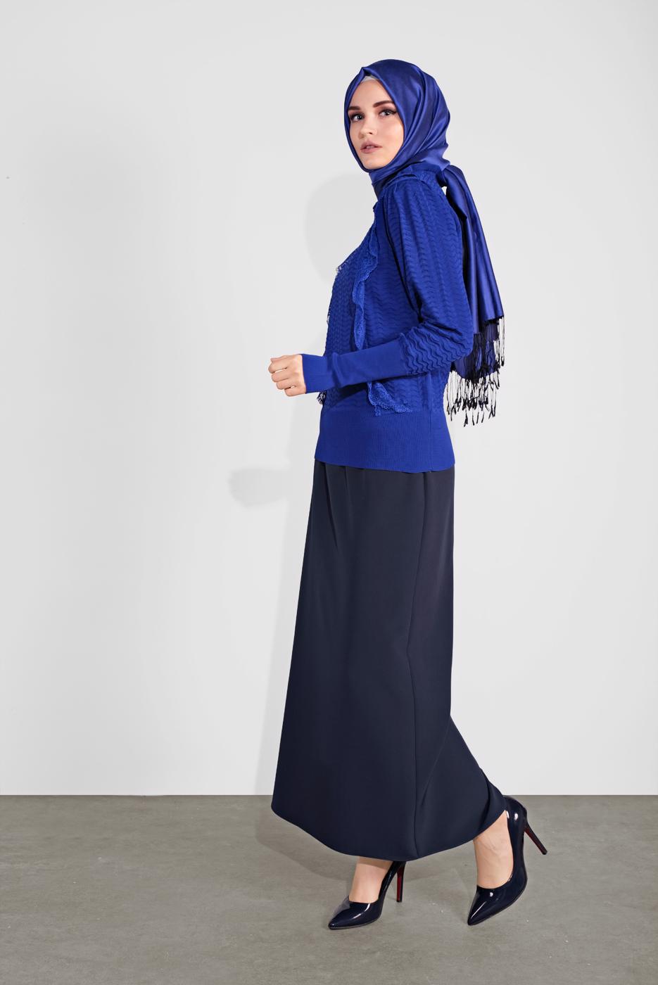 Tesettür giyim LACİVERT YAKASI VE ÖNÜ FIRFIRLI TRİKO KAZAK 46341