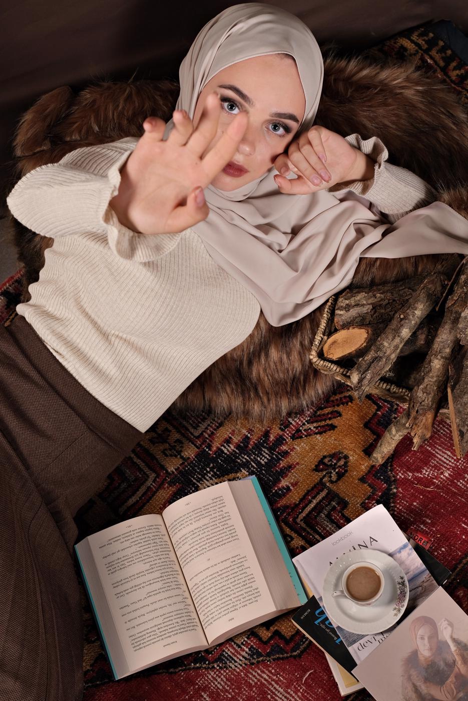 Tesettür giyim BEJ FIRFIRLI TRİKO BOĞAZLI KAZAK 4302 