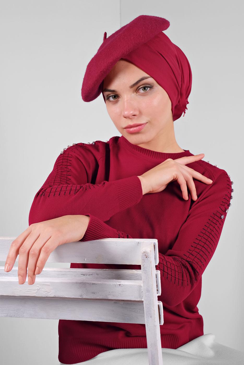 Tesettür giyim KIRMIZI TAŞ VE SİM DETAYLI TRİKO KAZAK 8132 