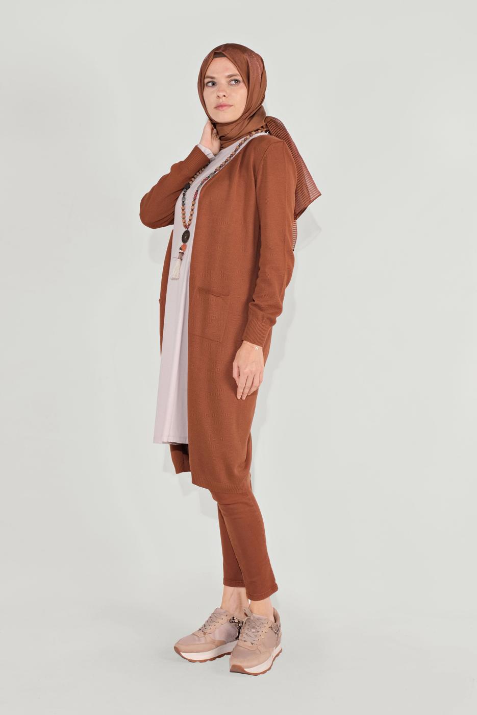 Tesettür giyim KAHVE CEPLİ TRİKO HIRKA 15441