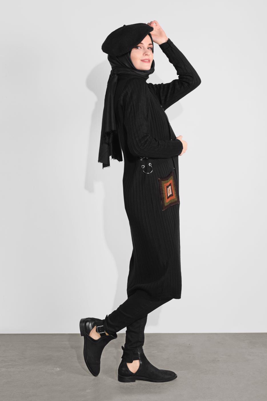 Tesettür giyim SİYAH DÜĞMELİ FİTİLLİ TRİKO HIRKA 3522