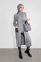 Tesettür giyim GRİ DÜĞMELİ FİTİLLİ TRİKO HIRKA 3522
