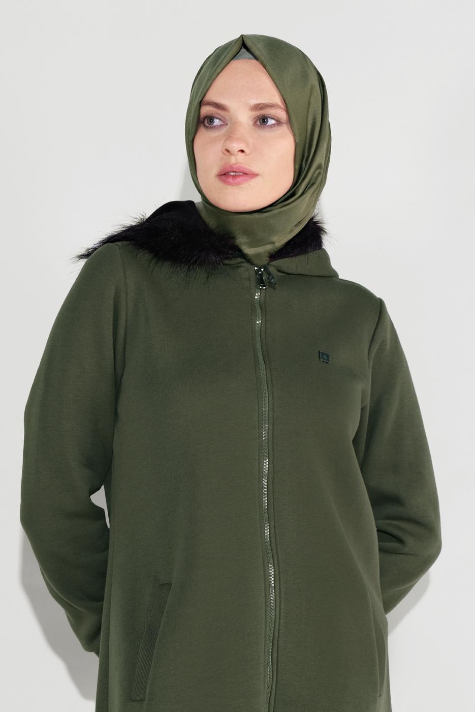 Tesettür giyim HAKİ KAPÜŞONLU BOYDAN DÜĞMELİ CEKET 8909