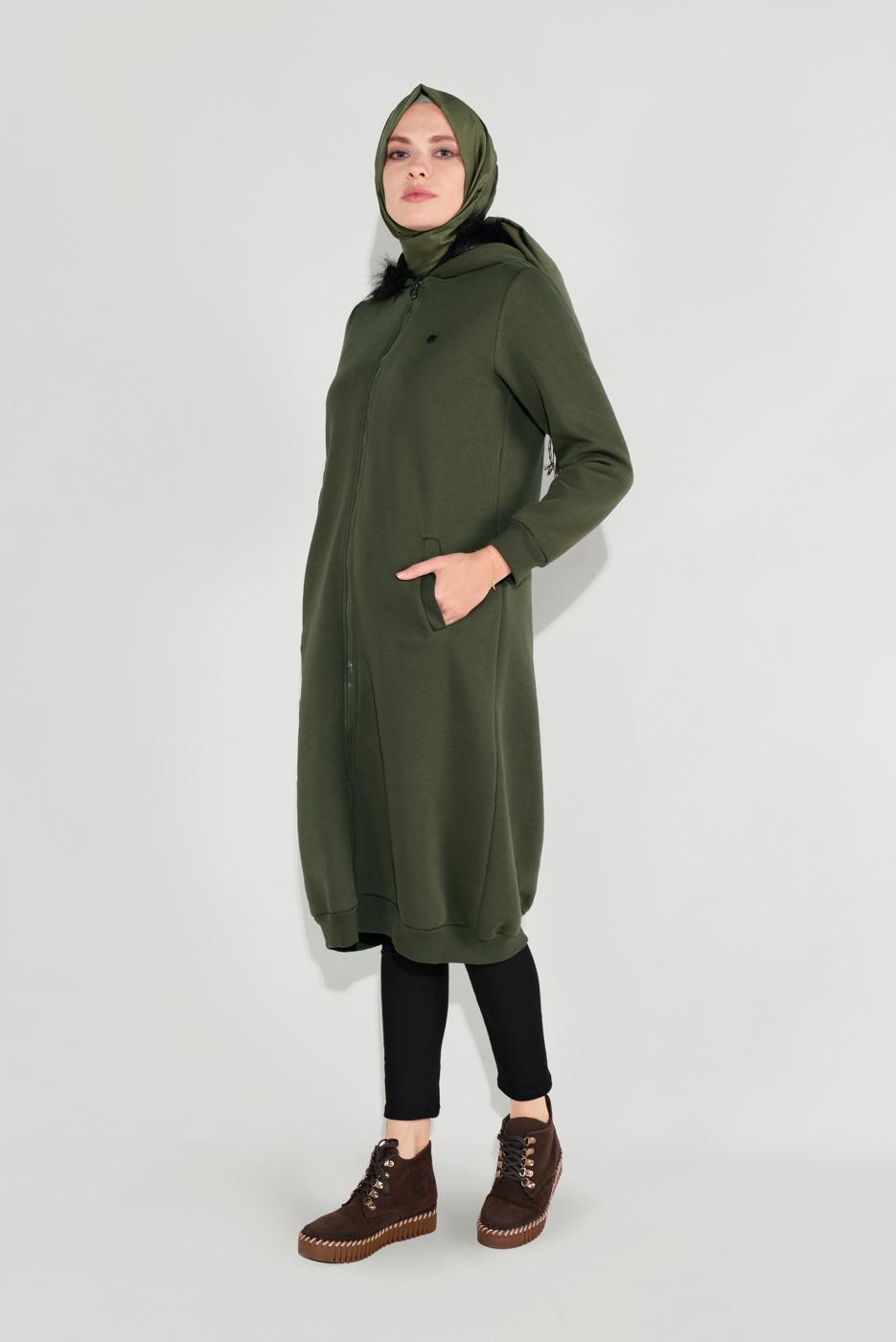 Tesettür giyim HAKİ KAPÜŞONLU BOYDAN DÜĞMELİ CEKET 8909