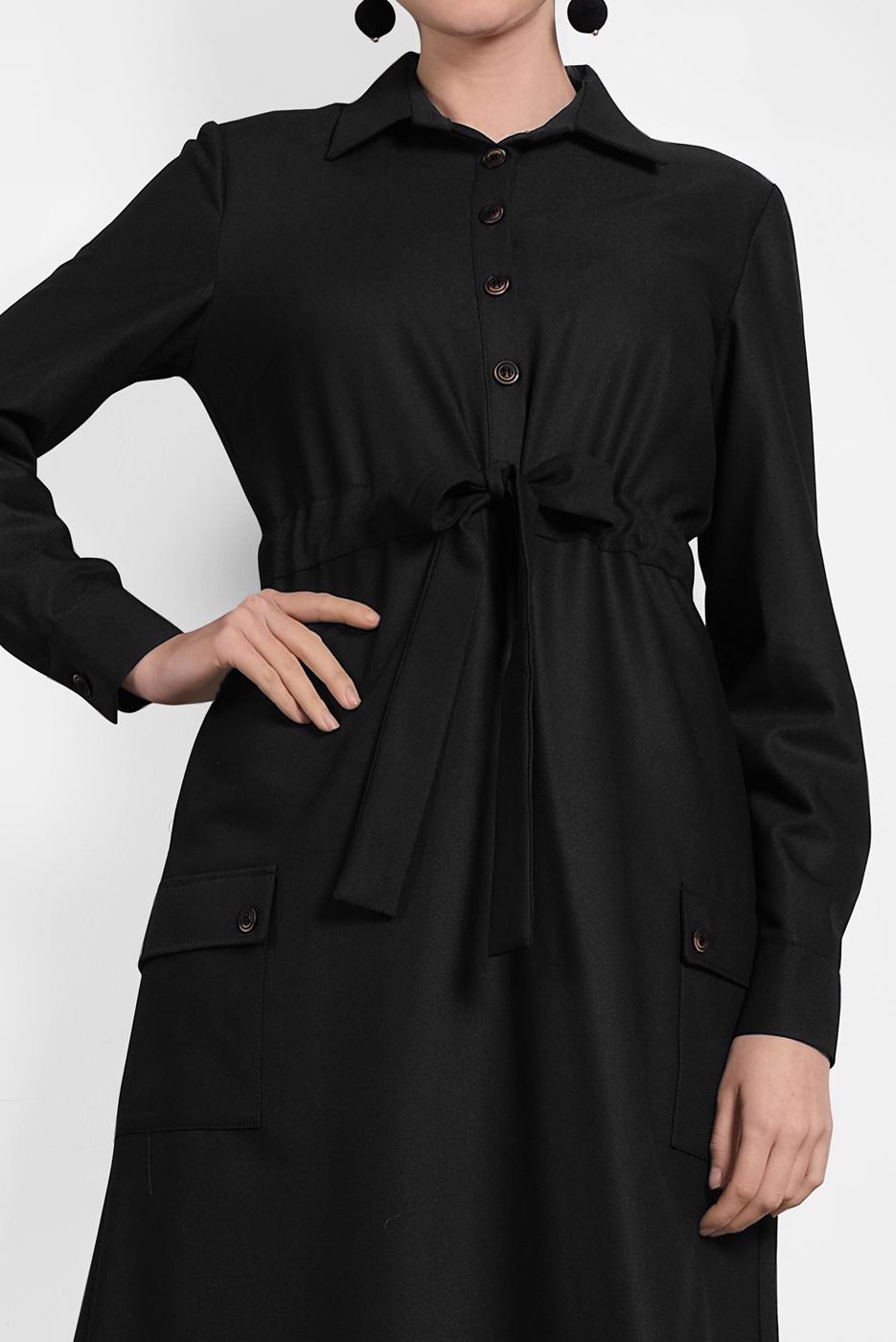 Tesettür giyim SİYAH KUŞAKLI DÜĞMELİ ELBİSE 40194