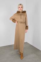 Tesettür giyim BEJ ALVİNA KÜRK DETAYLI ELBİSE 40412	