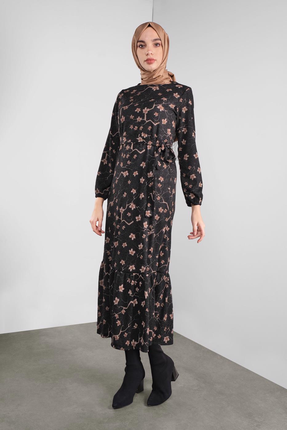 Tesettür giyim SİYAH ÇİÇEK DESENLİ ELBİSE 1446 