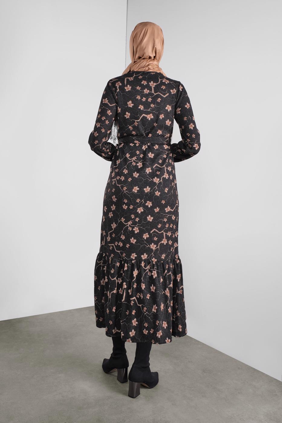 Tesettür giyim SİYAH ÇİÇEK DESENLİ ELBİSE 1446 
