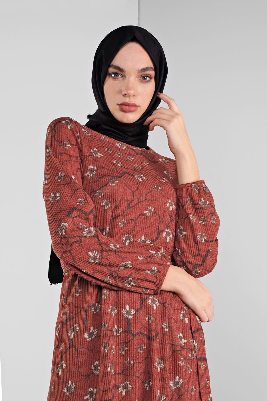 Tesettür giyim KAHVE ÇİÇEK DESENLİ ELBİSE 1446 