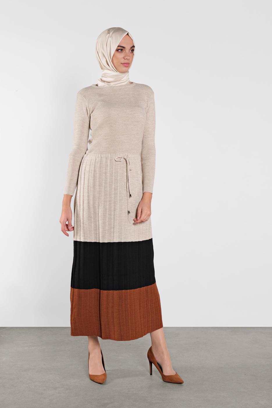 Tesettür giyim BEJ FİTİLLİ TRİKO ELBİSE 2202 