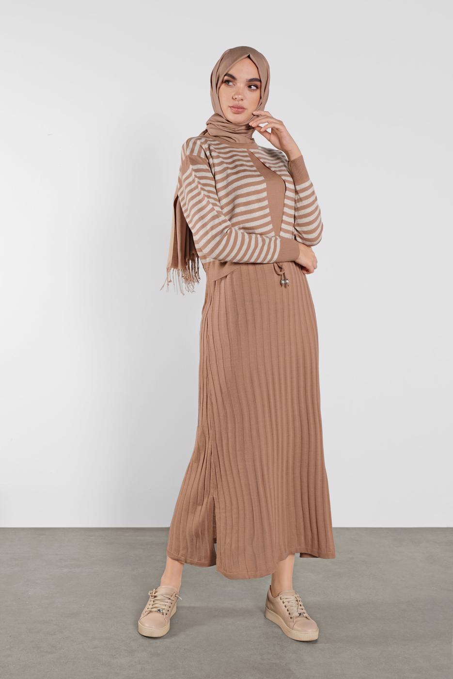 Tesettür giyim KAHVE ÇİZGİLİ ELBİSE 4202 