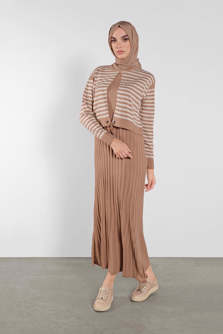 Tesettür giyim KAHVE ÇİZGİLİ ELBİSE 4202 