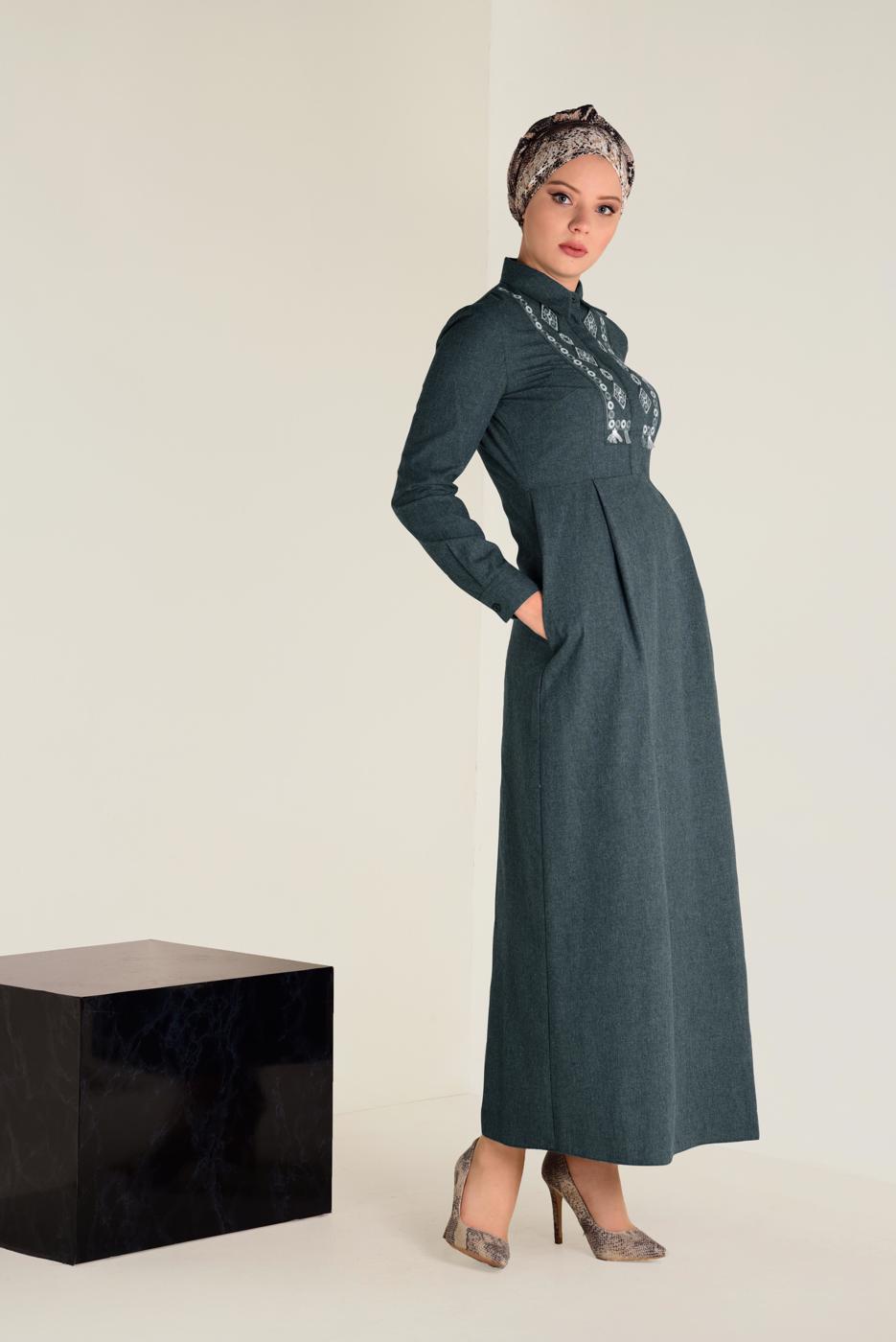 Tesettür giyim LACİVERT ALVİNA PAMUKLU NAKIŞLI ELBİSE 4647