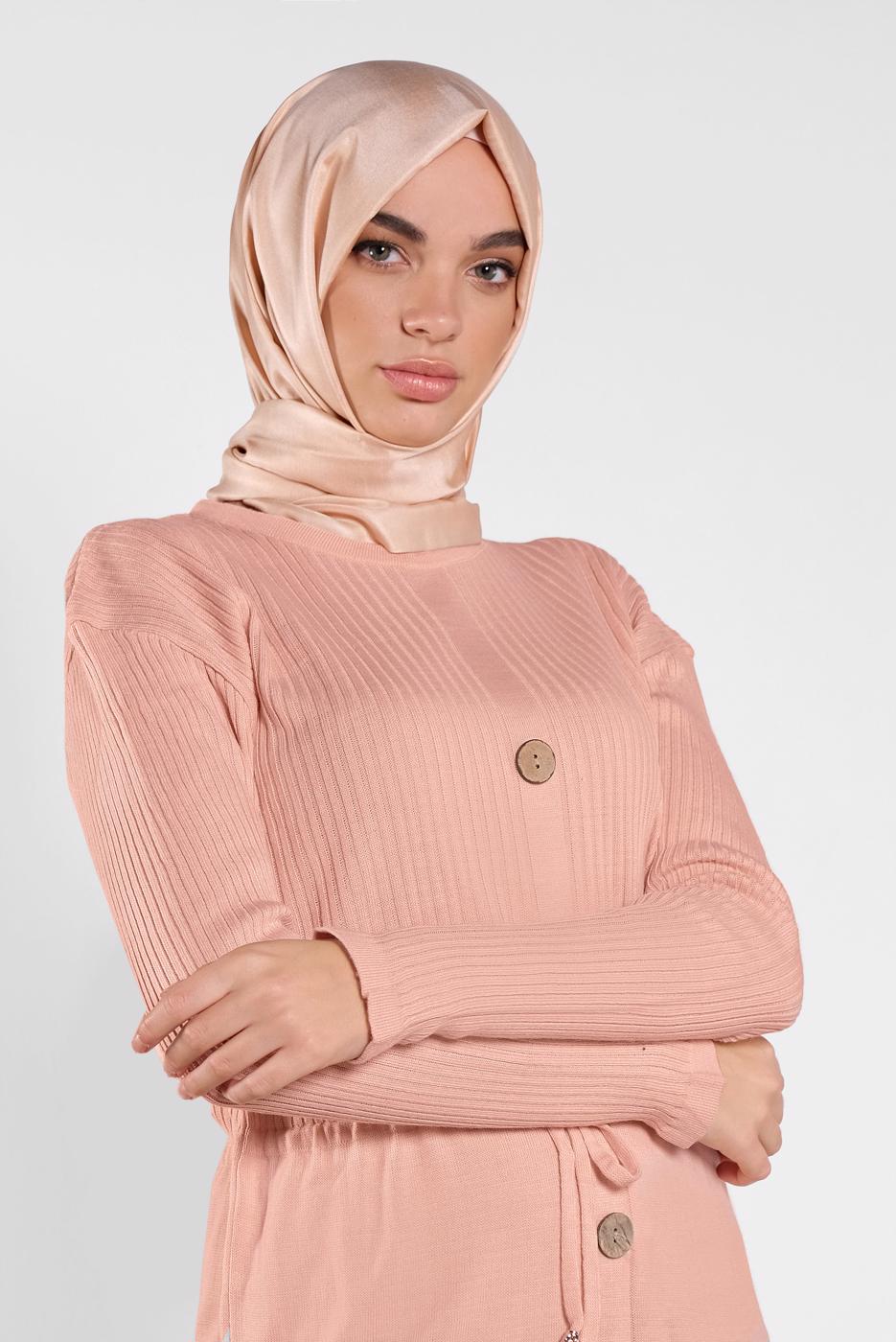 Tesettür giyim PUDRA DÜĞMELİ BAĞCIKLI ELBİSE 5202 