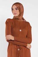 Tesettür giyim TABA DÜĞMELİ BAĞCIKLI ELBİSE 5202 