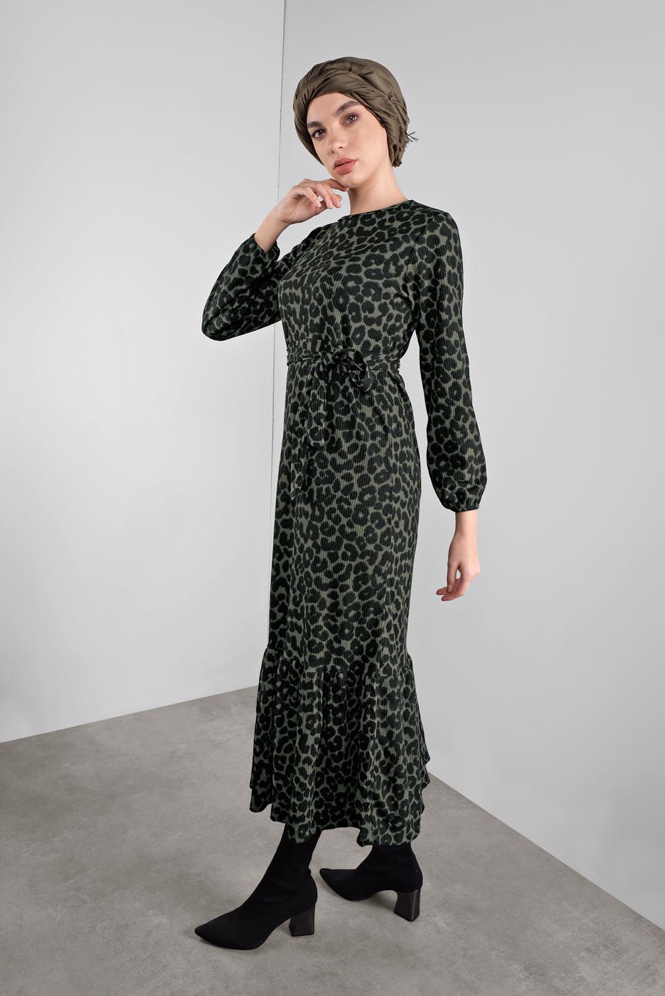 Tesettür giyim SİYAH DESENLİ KUŞAKLI ELBİSE 5746 