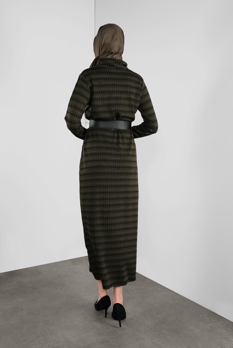 Tesettür giyim YEŞİL BOĞAZLI YAKA DESENLİ ELBİSE  7746 