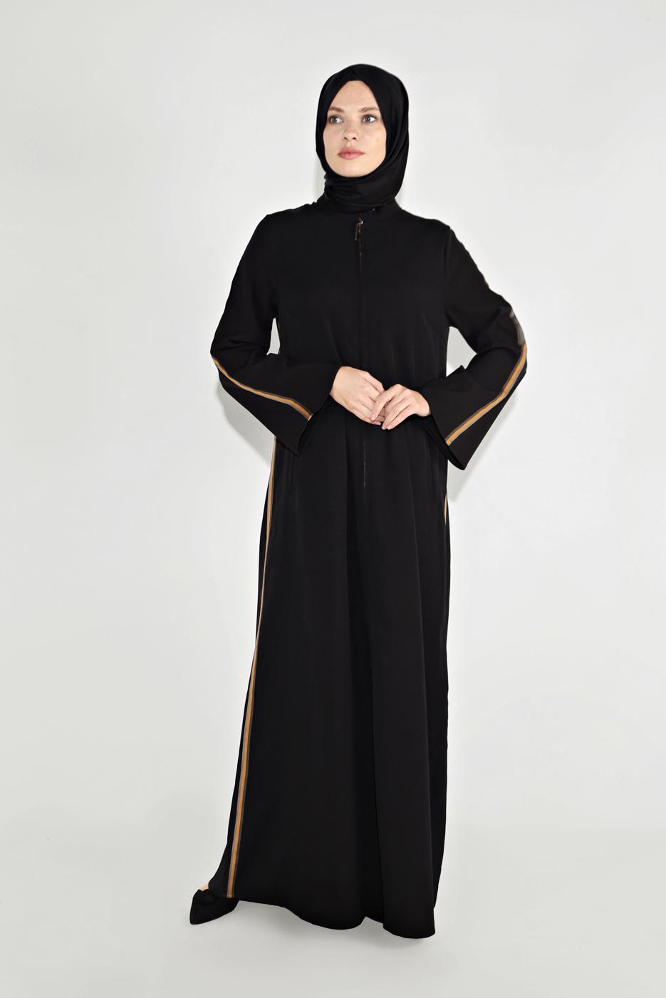 Tesettür giyim SİYAH ŞERİTLİ FERMUARLI FERACE 58106