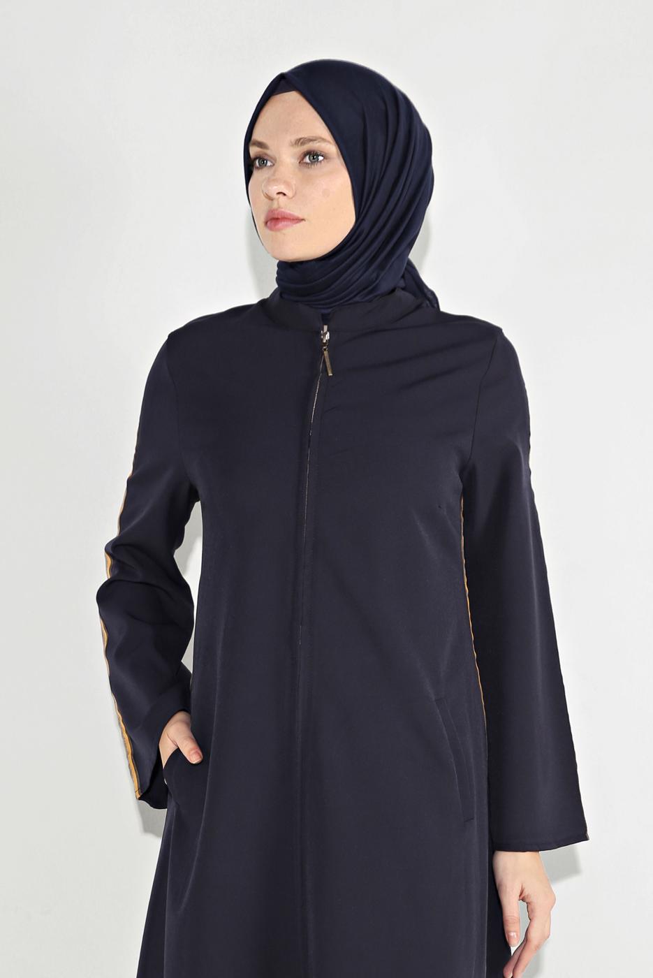 Tesettür giyim LACİVERT ŞERİTLİ FERMUARLI FERACE 58106