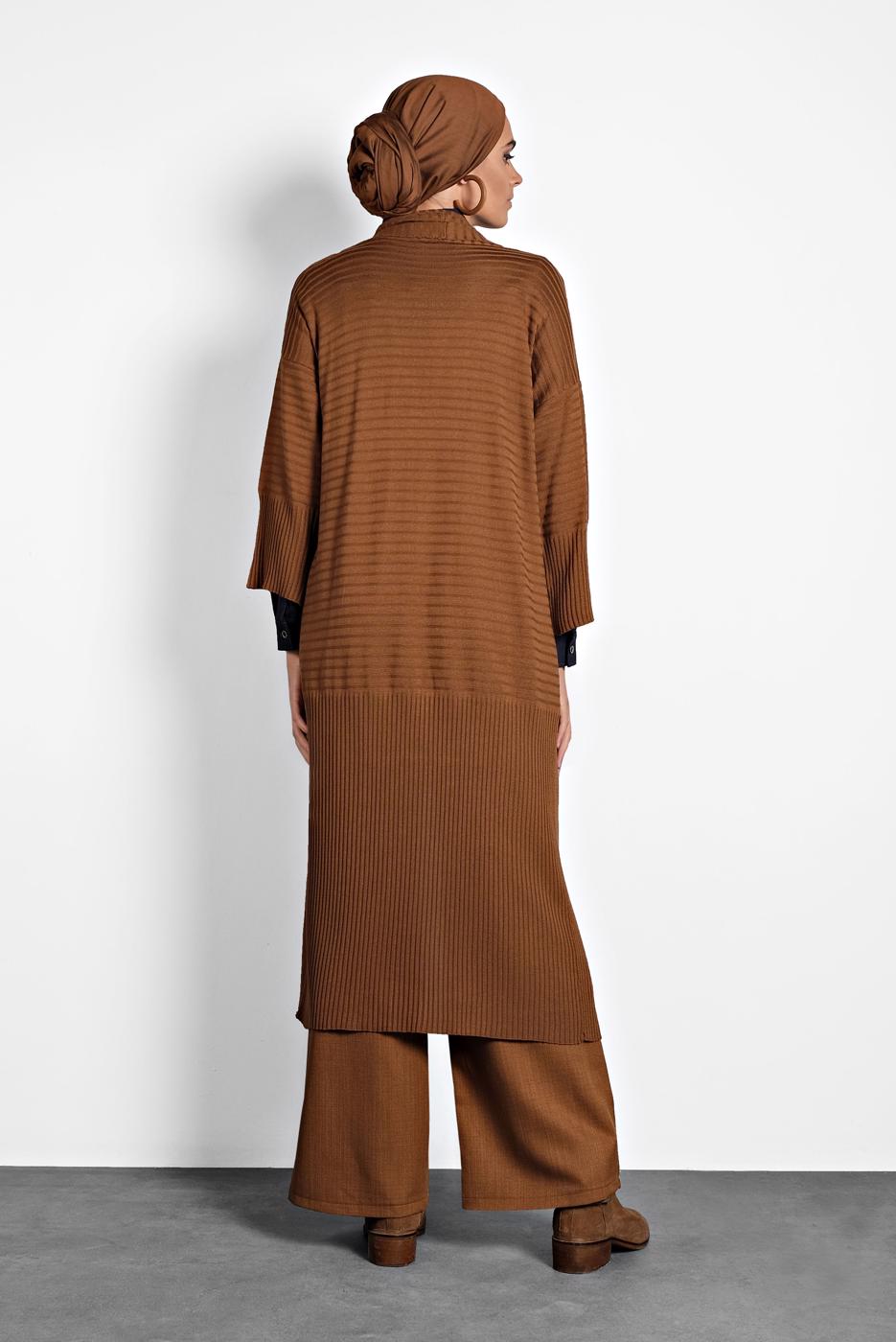 Vêtements hijab TABA ALVINA GILET EN MAILLE 40040