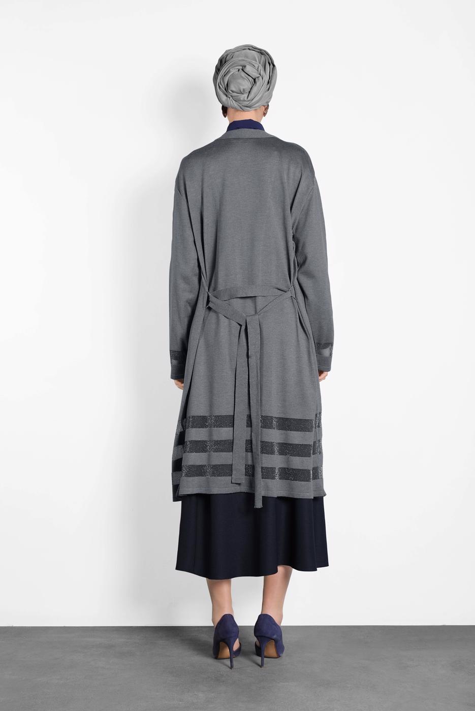 Tesettür giyim GRİ ALVİNA KUŞAKLI TRİKO HIRKA 40050	