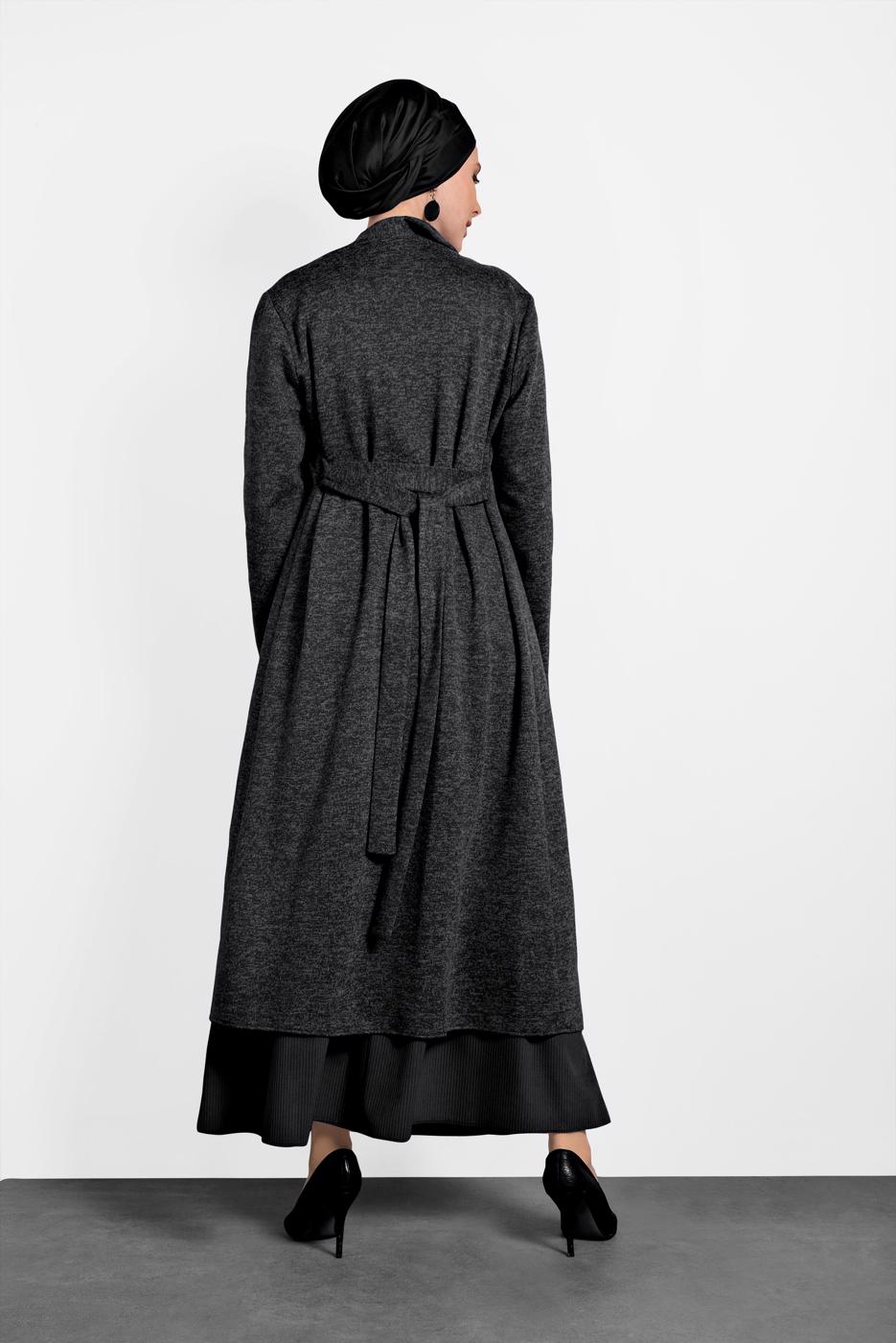 Tesettür giyim SİYAH ALVİNA ŞAL YAKA KUŞAKLI HIRKA 40189 