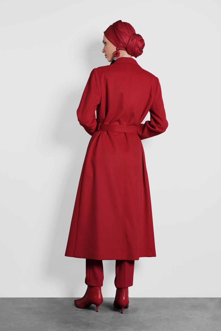 Tesettür giyim KIRMIZI ALVİNA DÜĞMELİ KEMERLİ KAŞE KABAN 90003  