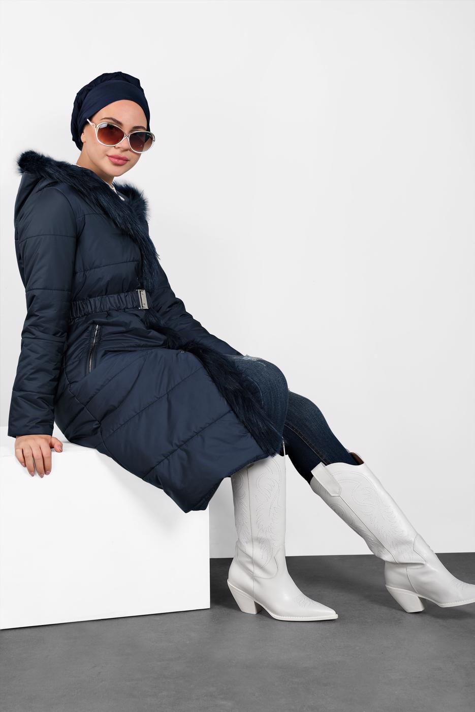 Tesettür giyim LACİVERT ALVİNA KAPÜŞONLU ŞİŞME KABAN 90068