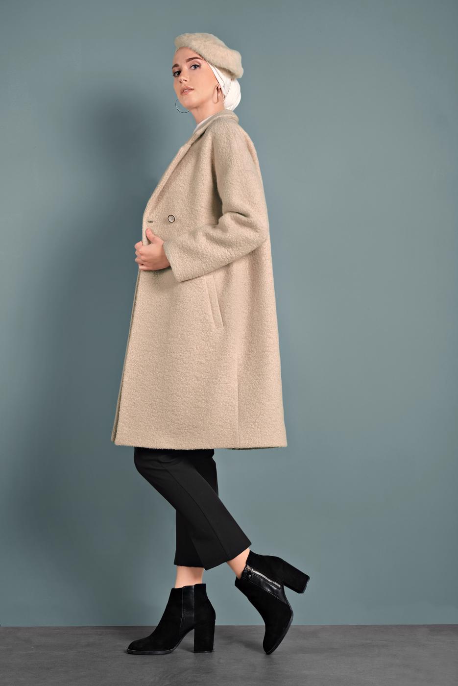 Tesettür giyim BEJ ALVİNA KLASİK DÜĞMELİ KABAN 90073