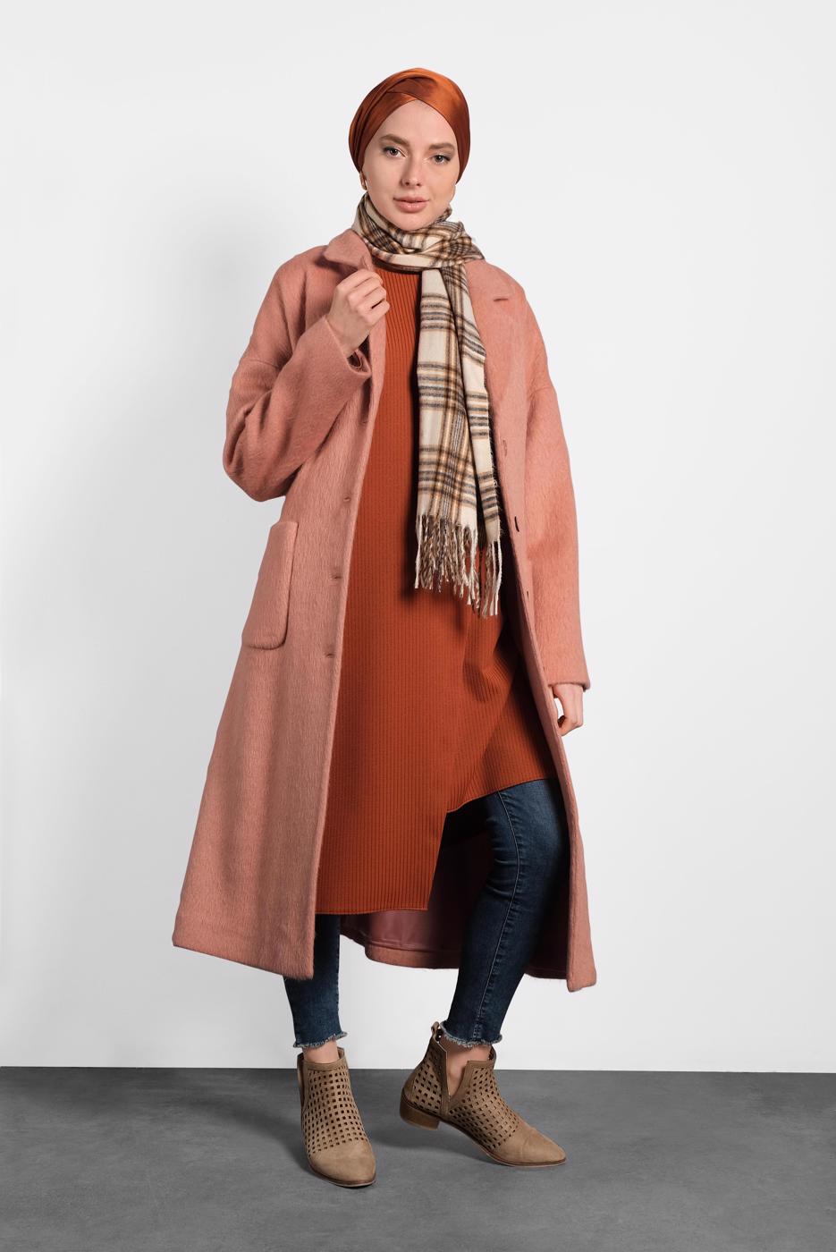 Tesettür giyim PEMBE ALVİNA KLASİK DÜĞMELİ KABAN 90074 