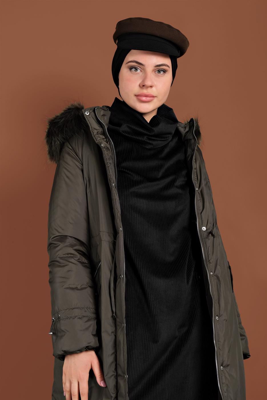 Tesettür giyim HAKİ ALVİNA BELİ BAĞCIKLI KAPÜŞONLU KABAN 90083