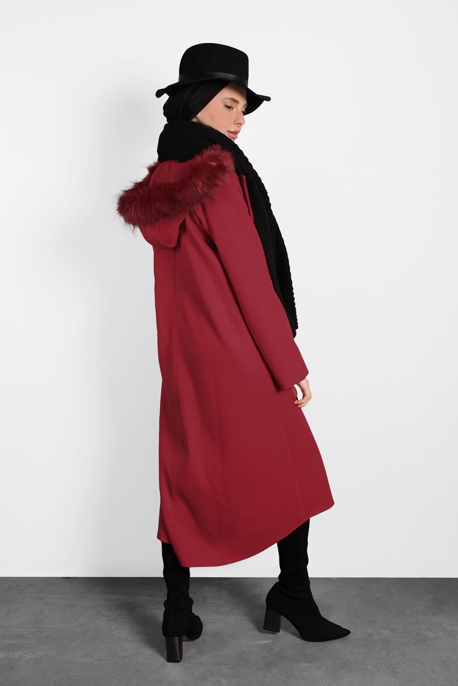 Tesettür giyim KIRMIZI ALVİNA KAPÜŞONU KÜRKLÜ KABAN  90084   