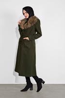 Tesettür giyim HAKİ YAKASI KÜRKLÜ KUŞAKLI KAPÜŞONLU KABAN 377