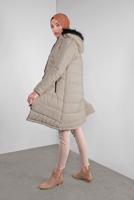 Tesettür giyim BEJ FERMUARLI KAPÜŞONLU ŞİŞME KABAN 4001 