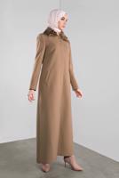Tesettür giyim KAHVE ALVİNA YAKASI KÜRKLÜ DÜĞMELİ MANTO 90062