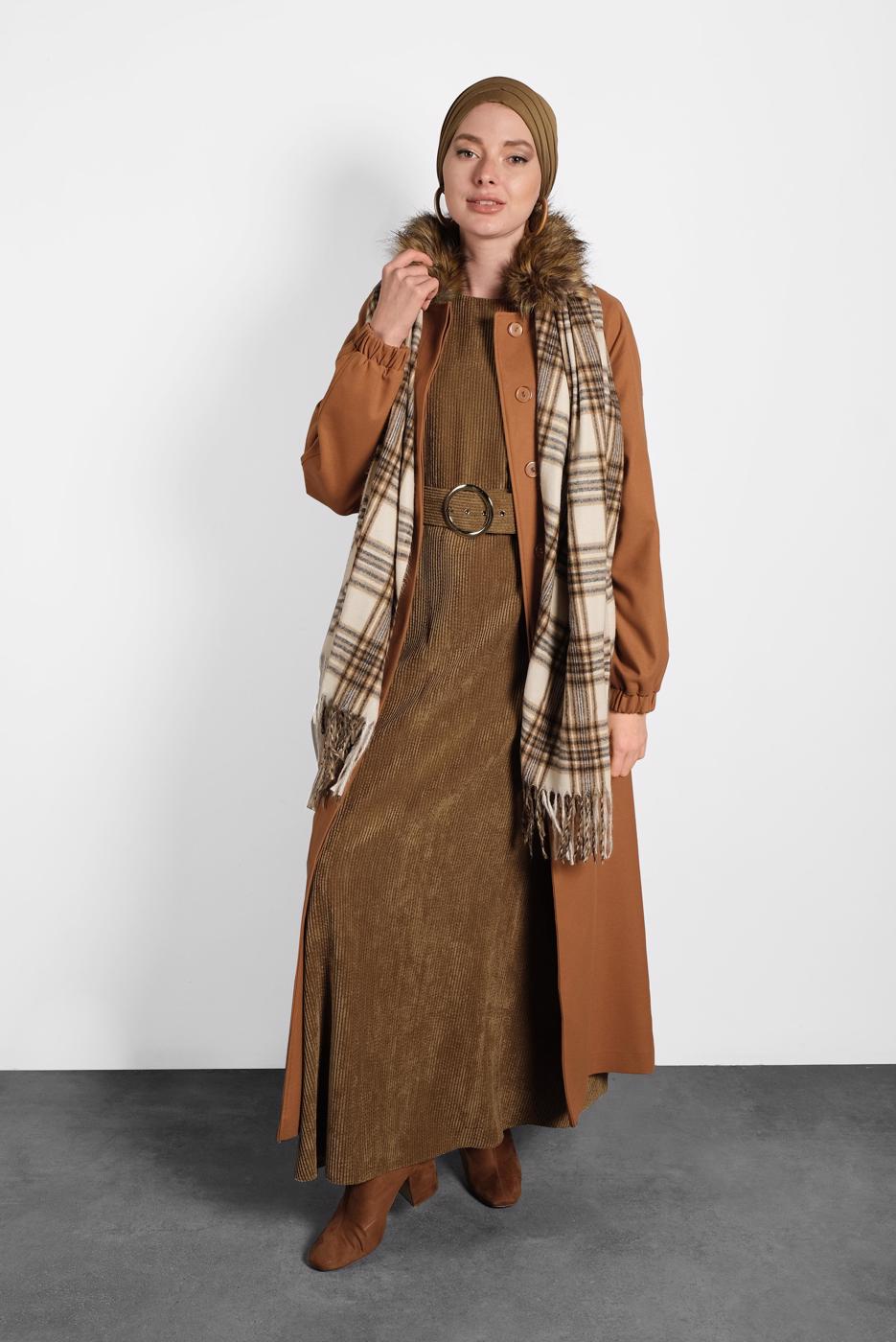 Vêtements hijab TABA MANTEAU À BOUTONNÉ TAILLE-NOUÉE 90077 