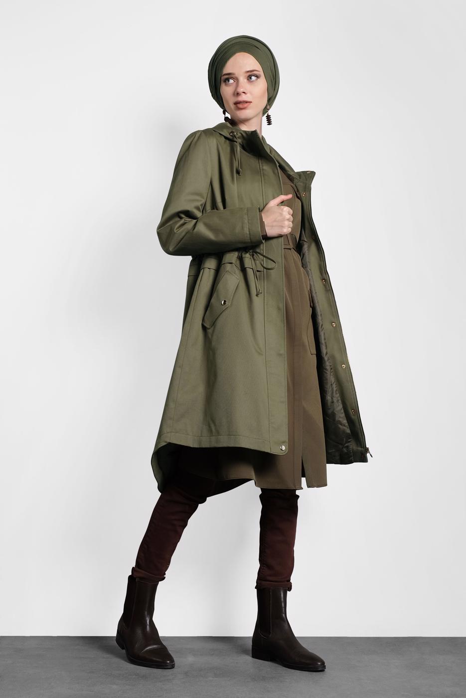 Tesettür giyim HAKİ ALVİNA BELİ BÜZGÜLÜ PAMUKLU PARKA 90018