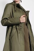 Tesettür giyim HAKİ ALVİNA BELİ BÜZGÜLÜ PAMUKLU PARKA 90018