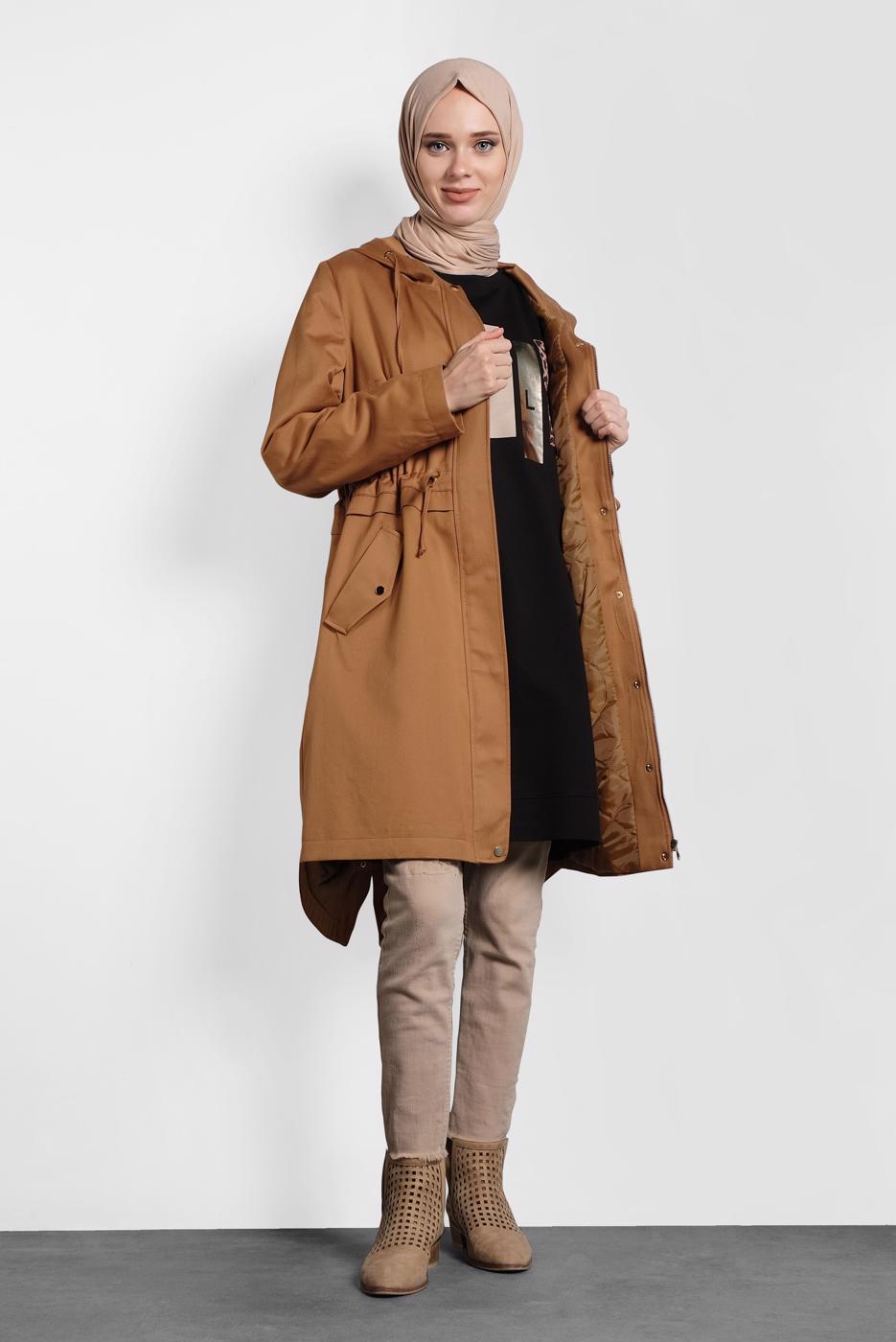 Tesettür giyim TABA ALVİNA BELİ BÜZGÜLÜ PAMUKLU PARKA 90018