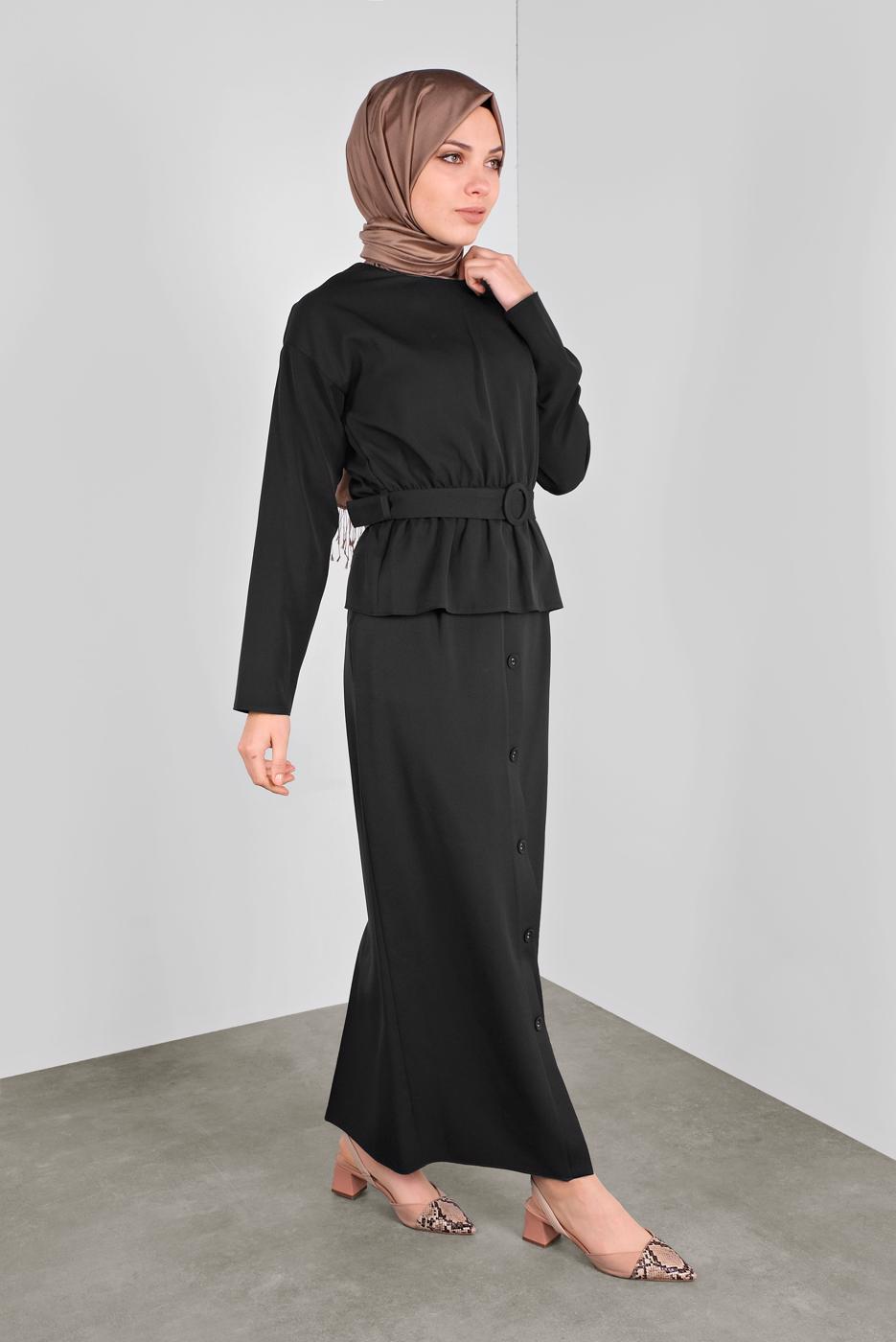 Tesettür giyim SİYAH ALVİNA KEMERLİ DÜĞMELİ ETEKLİ TAKIM 40145 